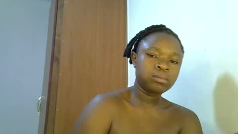 holy_ebony online show from 05-12-26, 04:09