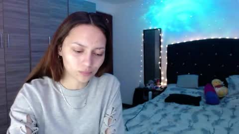 Juli online show from 09-11-25, 02:33