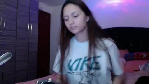 holy_julii online show from 07-18-26, 03:44
