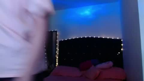 holy_julii online show from 07-22-26, 03:42