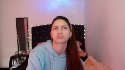 holy_julii online show from 07-26-26, 04:58