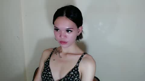 Snapshot of holy_maxine chatting on 11-27-25, 11:45 holy_maxine online show from 11-27-25, 11:45