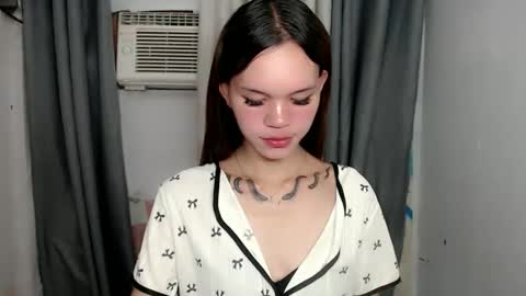 holy_maxine online show from 05-30-26, 08:33