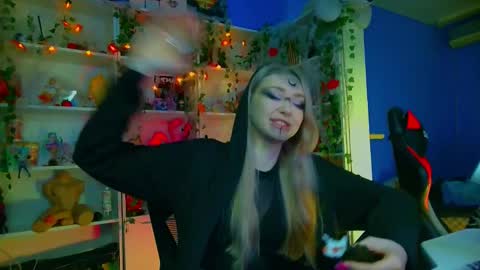 Snapshot of holy_rumi chatting on 11-01-25, 11:34 Rumi online show from 11-01-25, 11:34