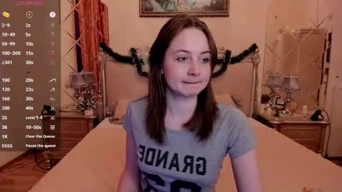 Snapshot of holybabydoll chatting on 12-18-25, 11:49 holybabydoll online show from 12-18-25, 11:49