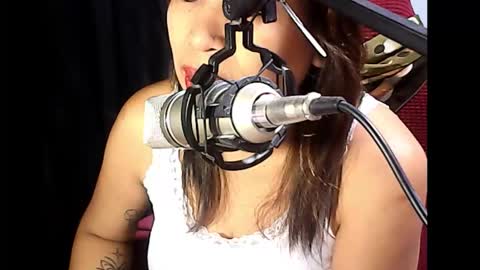 Snapshot of holygurl77 chatting on 10-22-25, 11:26 cristy online show from 10-22-25, 11:26