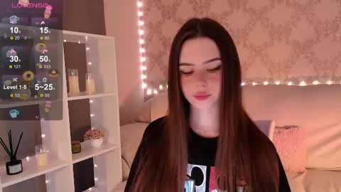 Mia online show from 06-19-26, 04:06