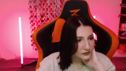 Snapshot of honblisss chatting on 01-10-26, 01:40 Kate online show from 01-10-26, 01:40