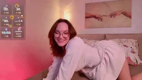 Snapshot of honeeyluv chatting on 02-25-26, 10:19 Kitty online show from 02-25-26, 10:19