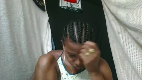 Snapshot of honeria98 chatting on 02-20-26, 06:37 honeria98 online show from 02-20-26, 06:37