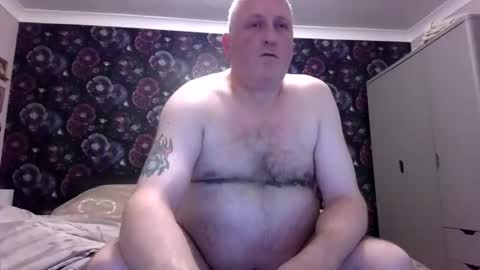 Snapshot of honestman999 chatting on 10-28-25, 05:37 honestman999 online show from 10-28-25, 05:37