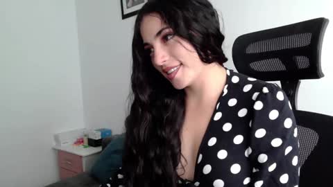 Honey Aynu online show from 02-02-25, 03:39