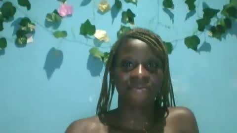 Queen online show from 09-16-25, 07:04