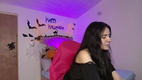   online show from 10-07-25, 02:58