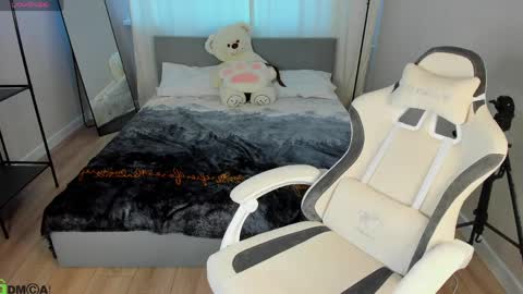 Snapshot of honey_cherrry chatting on 04-11-26, 07:45 Honey online show from 04-11-26, 07:45