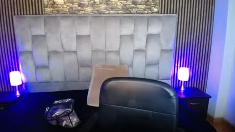 Honney online show from 12-19-24, 04:23