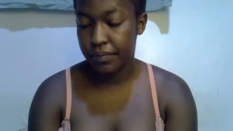 honey_dropp1 online show from 05-19-26, 04:35