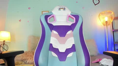 HONEY online show from 12-27-24, 08:28