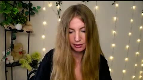 Lily online show from 07-14-26, 10:21