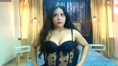 Snapshot of honey_love__ chatting on 09-11-25, 01:44 Honey Love online show from 09-11-25, 01:44