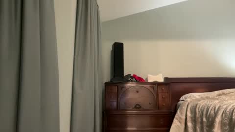 honey_man14 online show from 04-24-26, 03:25