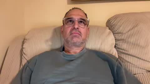 honey_man14 online show from 06-17-26, 03:31