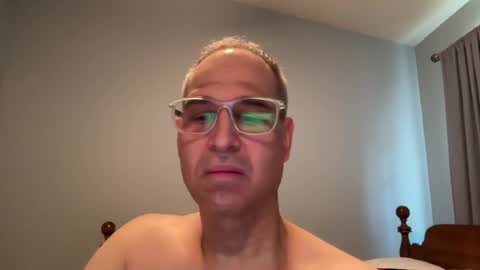 honey_man14 online show from 06-17-26, 03:35