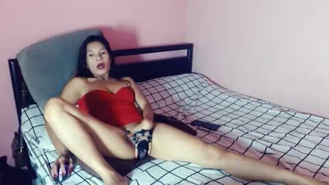 Snapshot of honey_mollyxx chatting on 11-19-25, 02:17 honey_mollyxx online show from 11-19-25, 02:17