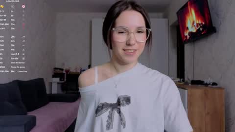 honey_peachy online show from 05-11-26, 04:04