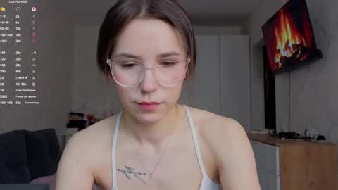 honey_peachy online show from 05-13-26, 09:39