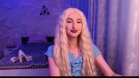 honey_sunset online show from 09-21-25, 05:47