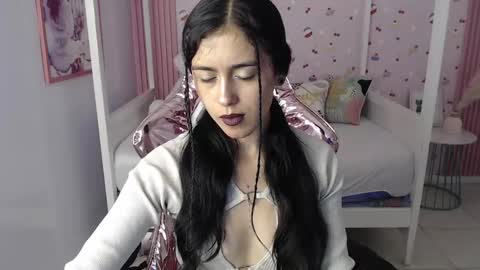 Snapshot of honey_torres_sub chatting on 12-26-24, 01:21 HONEY online show from 12-26-24, 01:21
