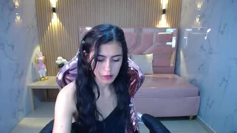 Snapshot of honey_torres_sub chatting on 12-29-24, 11:29 HONEY online show from 12-29-24, 11:29