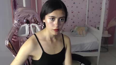Snapshot of honey_torres_sub chatting on 01-02-25, 04:13 HONEY online show from 01-02-25, 04:13