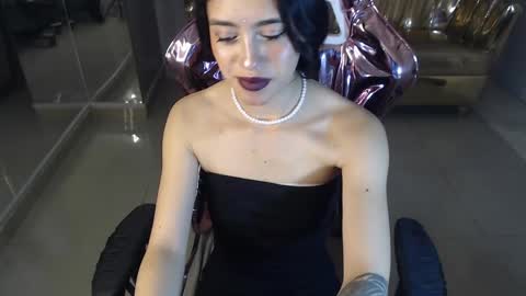Snapshot of honey_torres_sub chatting on 02-12-25, 01:27 HONEY online show from 02-12-25, 01:27