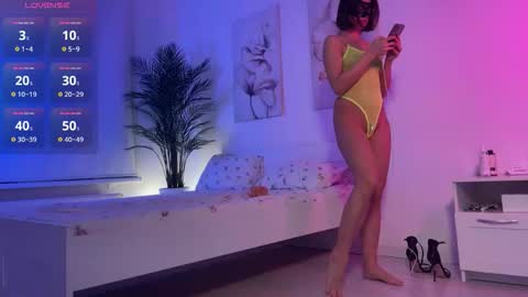 Snapshot of honey_wooman chatting on 02-22-26, 03:43 Mia online show from 02-22-26, 03:43
