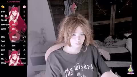 Snapshot of honeyapplealaska chatting on 12-15-25, 01:43 Honey Apple Alaska online show from 12-15-25, 01:43