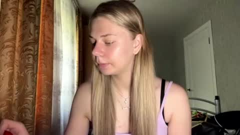 Klara online show from 06-15-26, 10:28