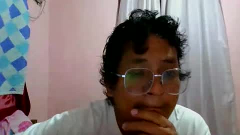 Snapshot of honeybee_xq chatting on 05-16-26, 04:28 Honeybee online show from 05-16-26, 04:28