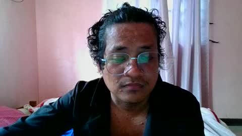 Snapshot of honeybee_xq chatting on 05-17-26, 11:23 Honeybee online show from 05-17-26, 11:23