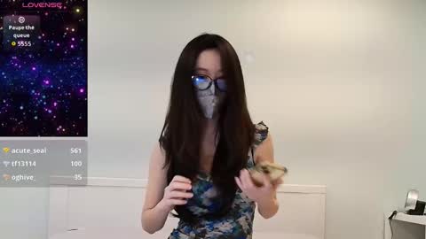 Snapshot of honeybeedog chatting on 03-18-26, 02:15 Jing online show from 03-18-26, 02:15