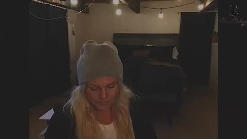 honeybuhnny online show from 04-21-26, 09:15