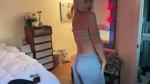 honeybun_z online show from 02-09-25, 06:26