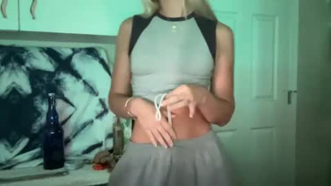 honeybun_z online show from 09-17-25, 09:16