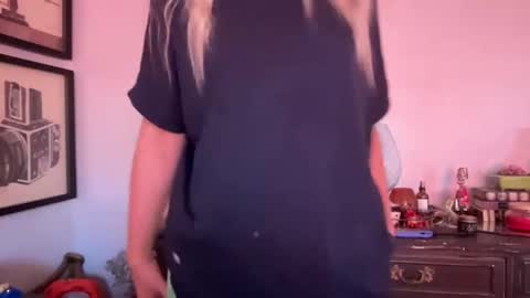 Snapshot of honeybun_z chatting on 11-16-25, 04:56 honeybun_z online show from 11-16-25, 04:56