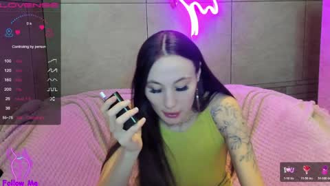Snapshot of honeybuns_lizzy chatting on 04-19-26, 06:10 Lizzy online show from 04-19-26, 06:10