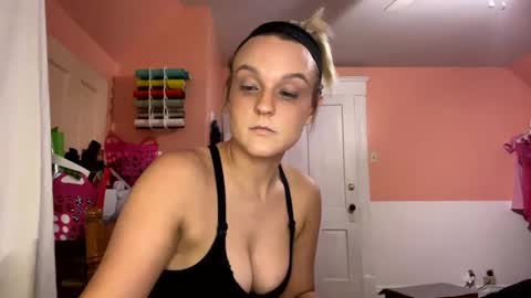 HoneyDrippinBunny online show from 02-15-25, 04:14