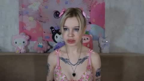 Snapshot of honeygold__ chatting on 07-08-26, 04:39 Lisa online show from 07-08-26, 04:39