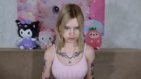 Snapshot of honeygold__ chatting on 08-05-26, 04:59 Lisa online show from 08-05-26, 04:59