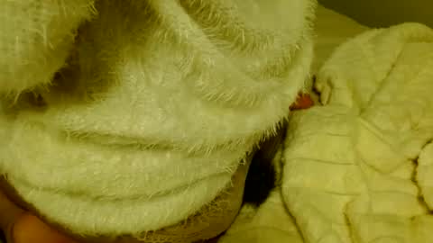 Snapshot of honeygoldenbaddie24 chatting on 02-22-25, 04:18 honeygoldenbaddie24 online show from 02-22-25, 04:18